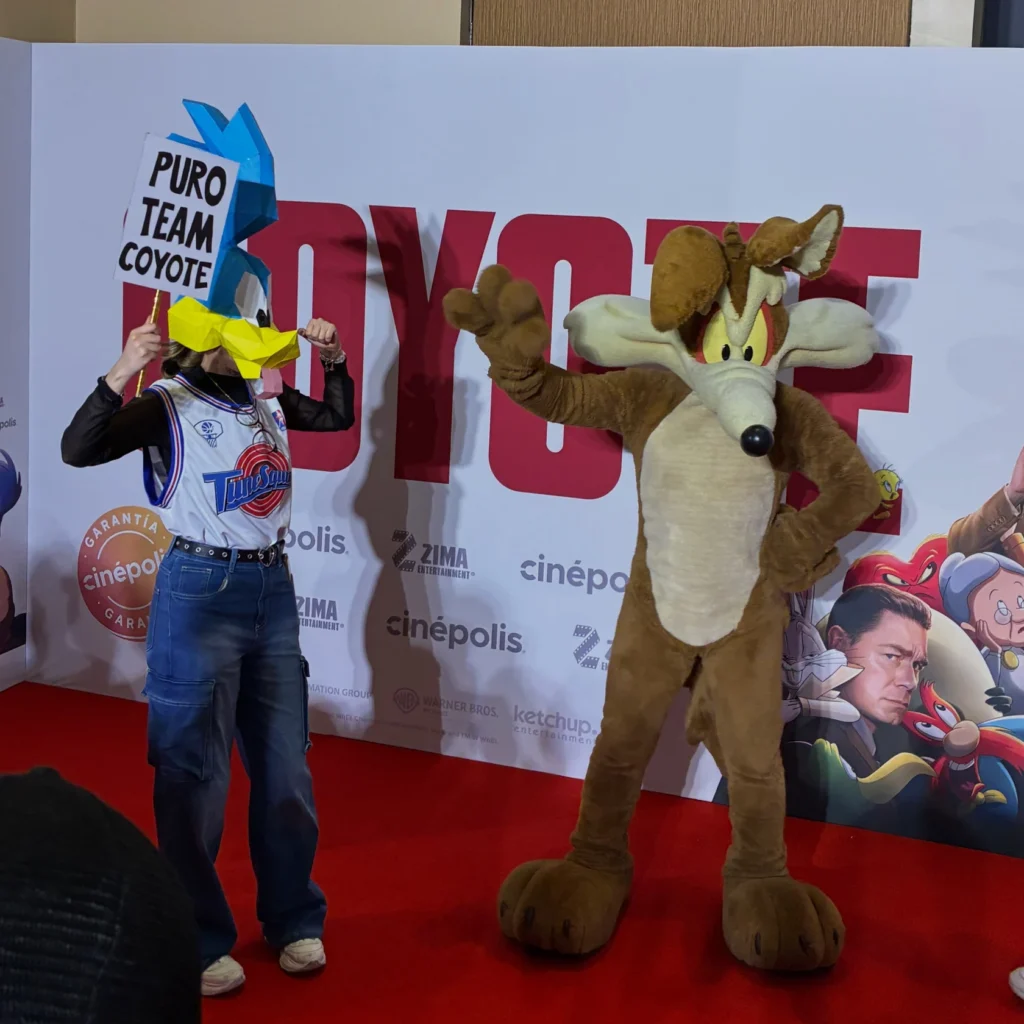 En la alfombra roja de Coyote vs ACME
