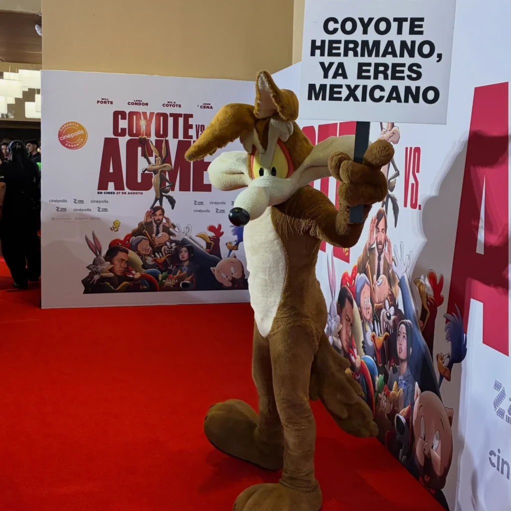 En la alfombra roja de Coyote vs ACME · 3